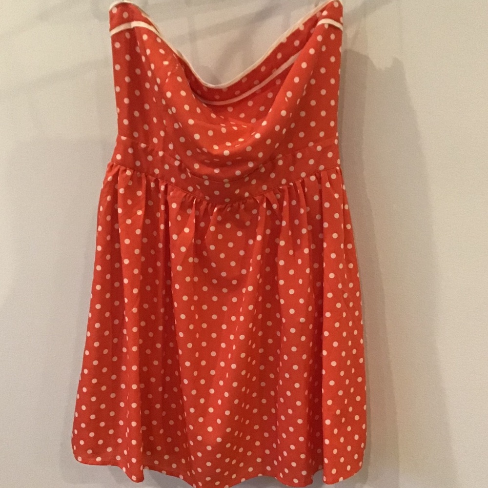 Strapless pink dress with polka dots